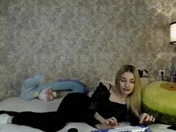 Freechat ellamilla on Chaturbate