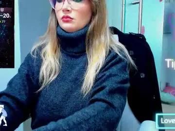 Freechat evelyne_rose on Chaturbate