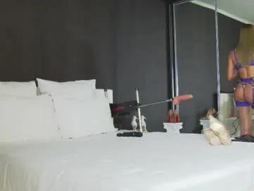 Freechat hefner_girl on Chaturbate