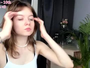 Freechat hella_schiele on Chaturbate