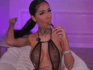 Freechat kiara_moreno on Chaturbate