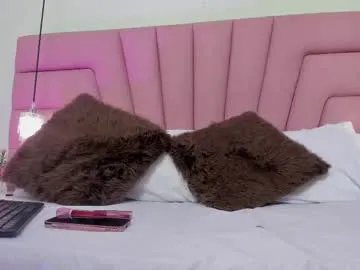 kimluna1 — The game start now  #18 #teen #squirt #party #anal - Goal: Fuck my pussy with fingers in public