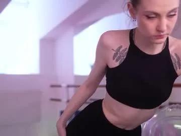 Freechat kiraninetails on Chaturbate