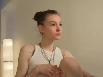 Freechat kiraninetails on Chaturbate