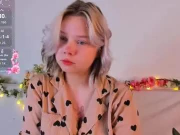 large_ocean — Goal:  ahegao I'm #18 years old, a #new model and very #shy. Be polite to me #curvy #blonde [0 tokens remaining]