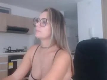 Freechat latinpaprika on Chaturbate