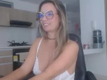 Freechat latinpaprika on Chaturbate