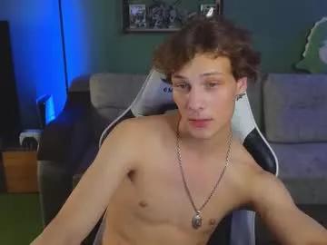 Freechat lilteddyboy on Chaturbate