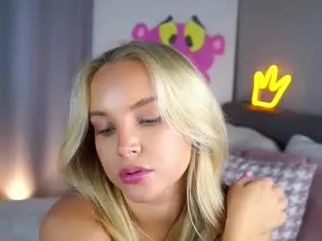 Freechat lipswithsmileonthem on Chaturbate