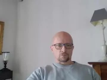 lrda49 on Chaturbate