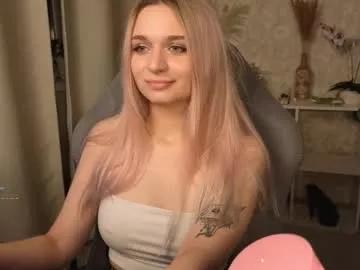 Freechat lucysbrain on Chaturbate