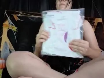 Freechat magiarias on Chaturbate