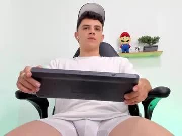 Freechat mikecooper_ on Chaturbate