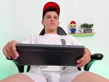 Freechat mikecooper_ on Chaturbate