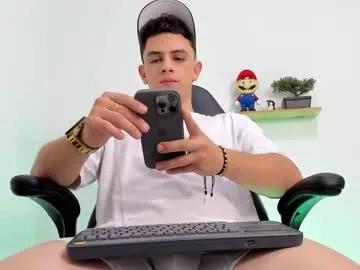 Freechat mikecooper_ on Chaturbate