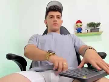 Freechat mikecooper_ on Chaturbate