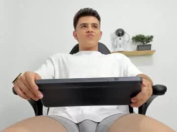 Freechat mikecooper_ on Chaturbate