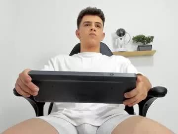 Freechat mikecooper_ on Chaturbate