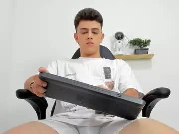 Freechat mikecooper_ on Chaturbate