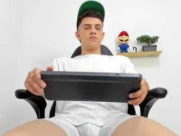 Freechat mikecooper_ on Chaturbate