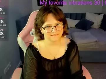 Freechat nina_lunaa on Chaturbate