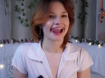 Freechat pebee on Chaturbate
