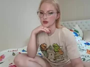 Away petite_cupcake on Chaturbate