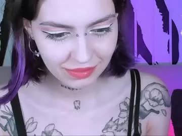 Freechat prettybones on Chaturbate