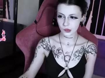 Freechat prettybones on Chaturbate