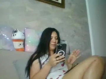 Freechat princessyyara on Chaturbate