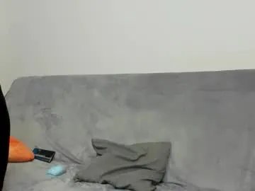 raveneusbiter on Chaturbate