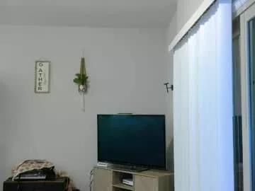 Freechat redinthebed on Chaturbate