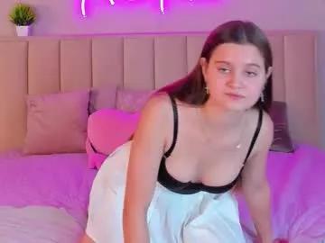 renesmy_black on Chaturbate