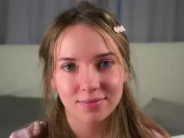 Freechat roxannastoo on Chaturbate