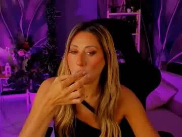 Freechat sarahholly on Chaturbate