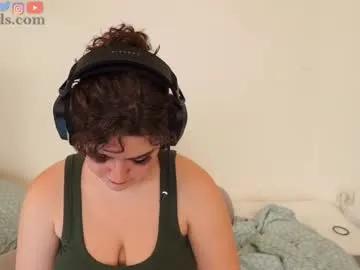 Freechat serareads on Chaturbate