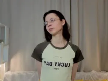 serinazele model from Chaturbate