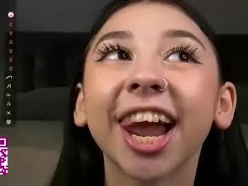 Freechat stephaniesally on Chaturbate