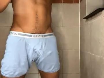 trillahung on Chaturbate