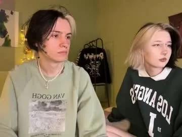 Freechat veryraretwins on Chaturbate