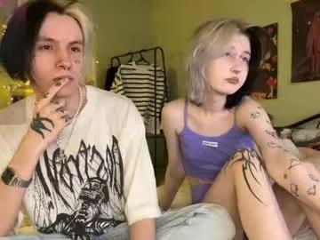 Freechat veryraretwins on Chaturbate