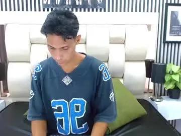 Freechat wiltom_ on Chaturbate