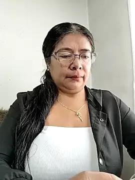 Freechat __valentina18 on StripChat