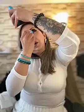 Freechat _Abril-Office1 on StripChat