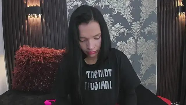 _shantal_smith on StripChat