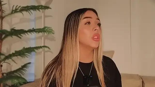 Addison_baker on StripChat 