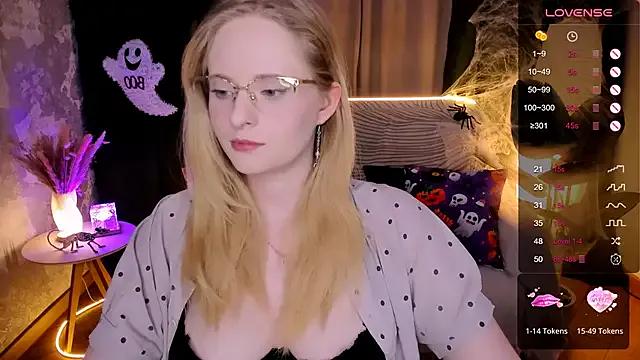 Aemilia_ on StripChat