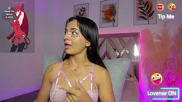 Freechat akira_09_ on StripChat