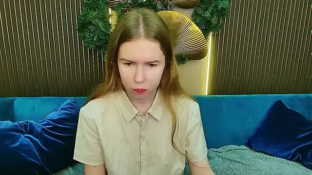 Alida_Brice — lick lips