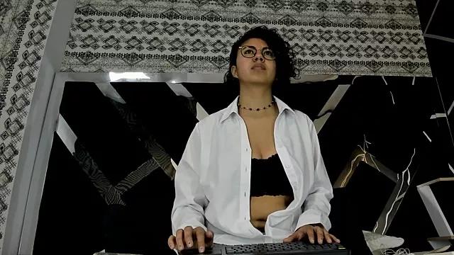 Freechat Amareto_ on StripChat